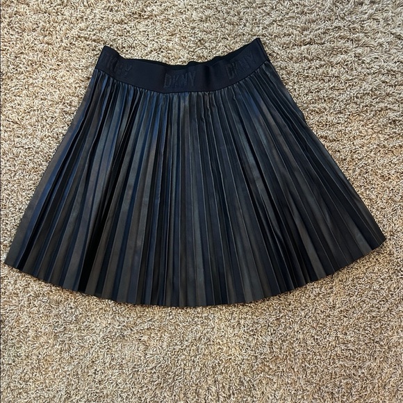 DKNY Black Faux Leather Pleated Skirt in Size Small - Picture 7 of 10